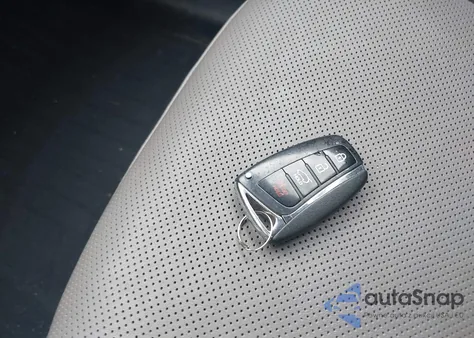 2017 Hyundai Santa Fe Sport 2.4L z USA, uszkodzony, nr VIN 5XYZUDLB1HG446700